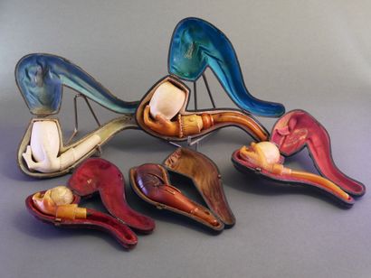 Lot of 5 carved meerschaum pipes, 4 of which...