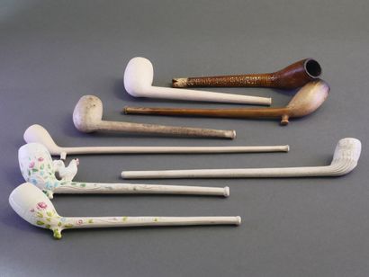 NOEL.
Lot including :
-2 enamelled heads:...
