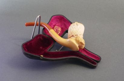 Beautiful carved meerschaum pipe depicting...