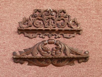 Set of 30 carved wooden pipe racks, including...