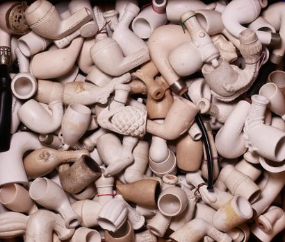 GAMBIER.
Large lot of white, red, black and...