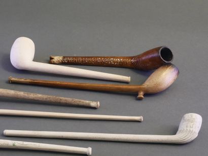 NOEL.
Lot including :
-2 enamelled heads:...
