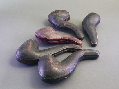 Lot of 5 carved meerschaum pipes, 4 of which...