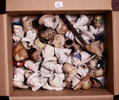 GAMBIER
Lot of 64 fireplaces, enamelled figures:
-29...