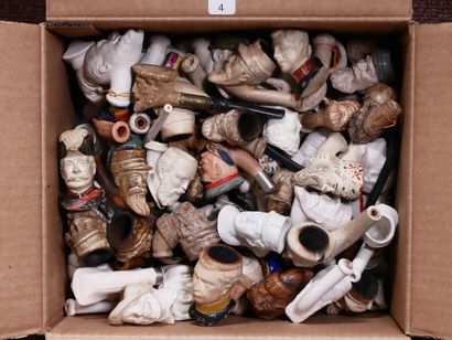 Lot of white and polychrome clay pipe hearths....