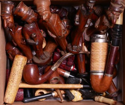 Lot of 22 carved briar pipes and simple models....