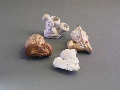 GAMBIER.
Set of 4 enameled heads:
-without...