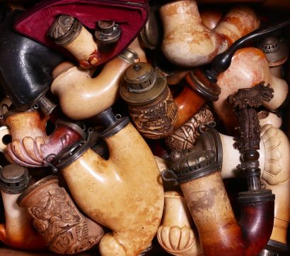 Set of 63 meerschaum fireplaces. Debrecen,...