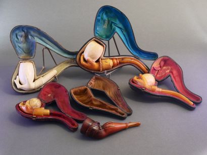 Lot of 5 carved meerschaum pipes, 4 of which...