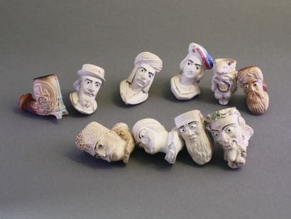 GAMBIER.
Lot of 10 enameled heads:
-no number,...