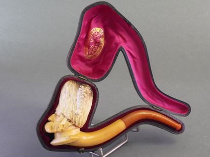 Beautiful carved meerschaum pipe depicting...