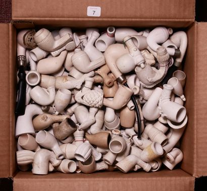 GAMBIER.
Large lot of white, red, black and...