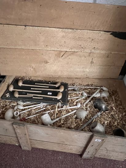 SCOUFFLAIRE :
Set of 50 extra-long clay pipes,...