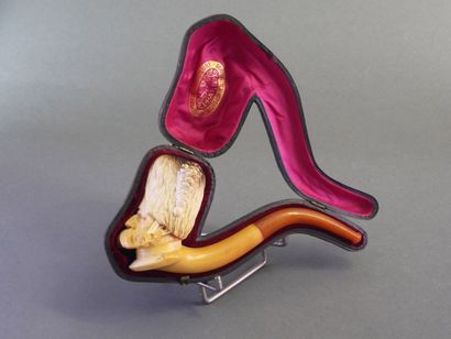 Beautiful carved meerschaum pipe depicting...