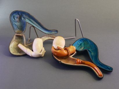 Lot of 5 carved meerschaum pipes, 4 of which...