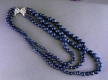 LONG NECKLACE made of faceted ruby root disc...