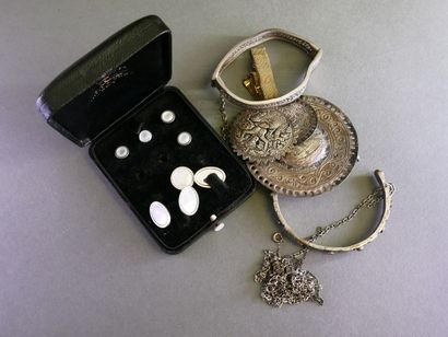 Set of 5 costume watches, for men and women.
A...