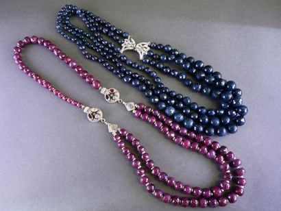 LONG NECKLACE made of faceted ruby root disc...