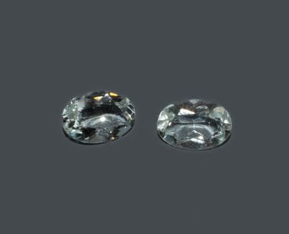 A pair of aquamarines.
Dimensions: 13.8 x...