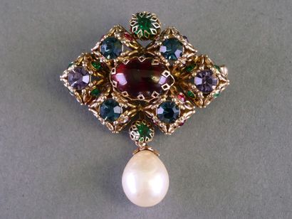 VINTAGE
Broche en métal doré et cabochons...