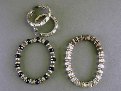 VINTAGE
Deux bracelets extensibles, l'un...