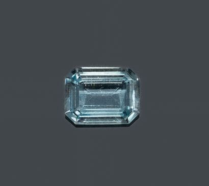Rectangular aquamarine with beveled edges.
Dimensions:...