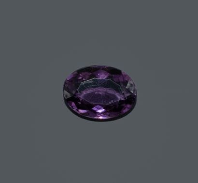 Oval amethyst.
Dimensions: 17.7 x 12.9 mm.
Weight:...