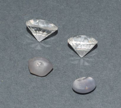 SET OF GEMS consisting of 2 star sapphires...