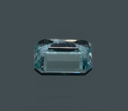 Rectangular aquamarine with beveled edges.
Dimensions:...