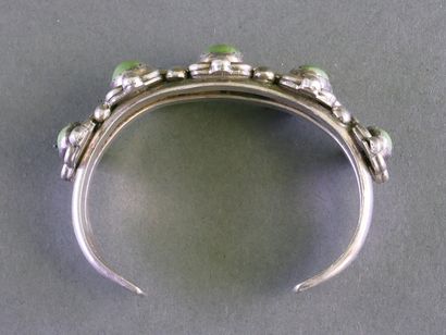 Open-style rigid silver bracelet (min. 800/°°)...