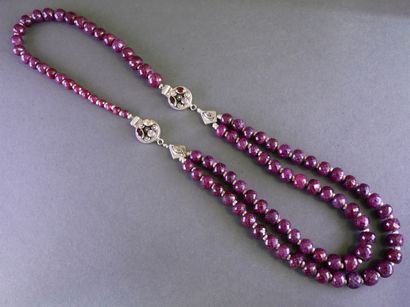 LONG NECKLACE made of faceted ruby root disc...
