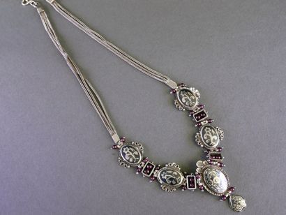 Set of two silver necklaces (min. 800/°°):...