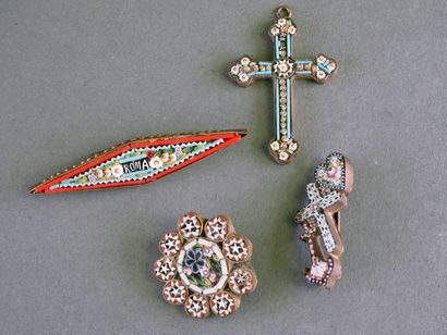 MICRO-MOSAÏQUES 
Lot de trois broches anciennes...