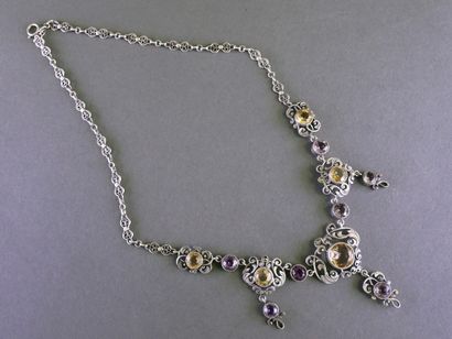 Set of two silver necklaces (min. 800/°°):...