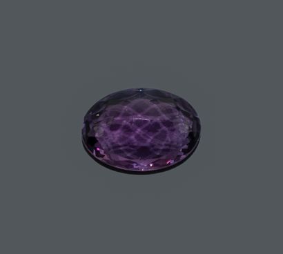 Oval amethyst.
Dimensions: 17.7 x 12.9 mm.
Weight:...