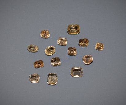 Set of 12 champagne-colored imperial topaz...