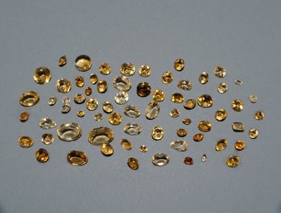 Assorted citrine stones. 
Total weight: 16.06...