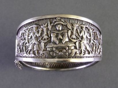 A rigid, clasp-style silver bracelet (min....