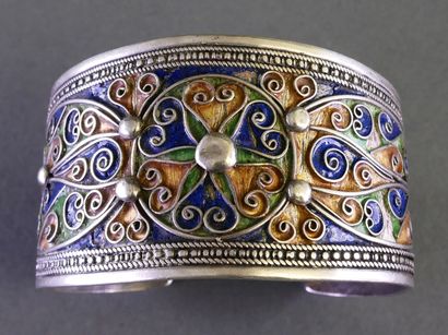 Open cuff bracelet in silver (min. 800/°°)...