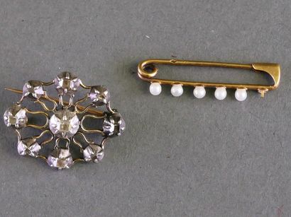 Set made of 18k yellow gold (750/°°) and...