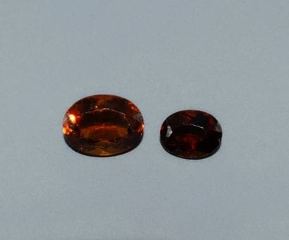Set of 2 oval Madeira citrines.
Dimensions:...