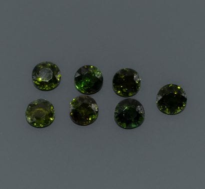 Set of 7 round chromium-bearing tourmalines...