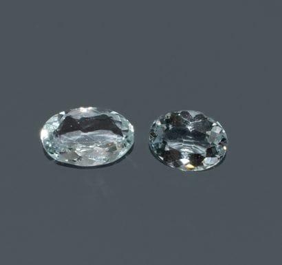 Set of 2 oval aquamarines.
Dimensions: 11.2...