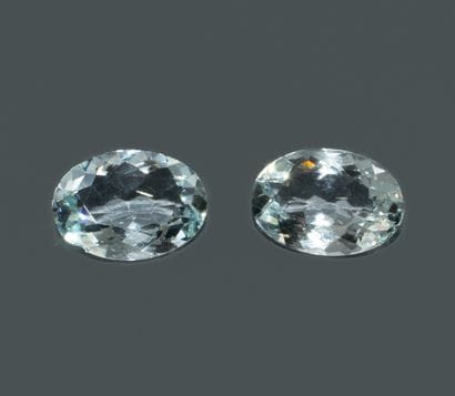 A pair of oval aquamarines. 
Dimensions:...