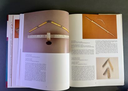Lot composé de deux volumes de documentation...