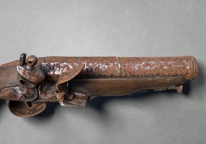 Pistolet, à silex
Canon rond, à bourrelet...