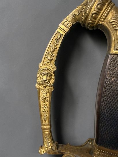 Épée d’Officier
Fusée à joues quadrillées....
