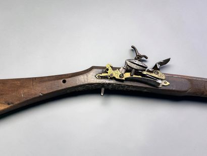 Fusil, à silex, d’Afrique du Nord, dit moukalah
Platine...
