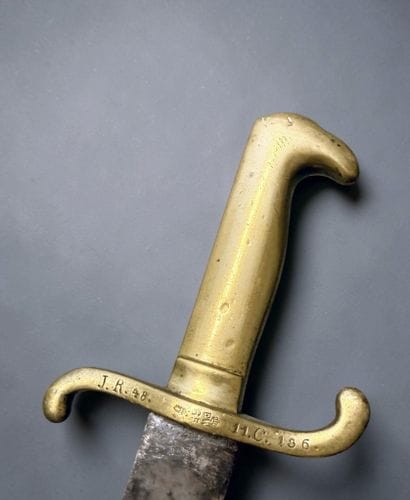 Couteau de fascine allemand
Monture en laiton....