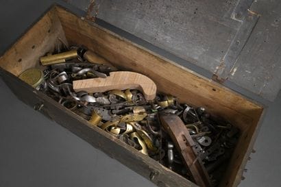 Magnifique caisse en bois, à ferrures en...